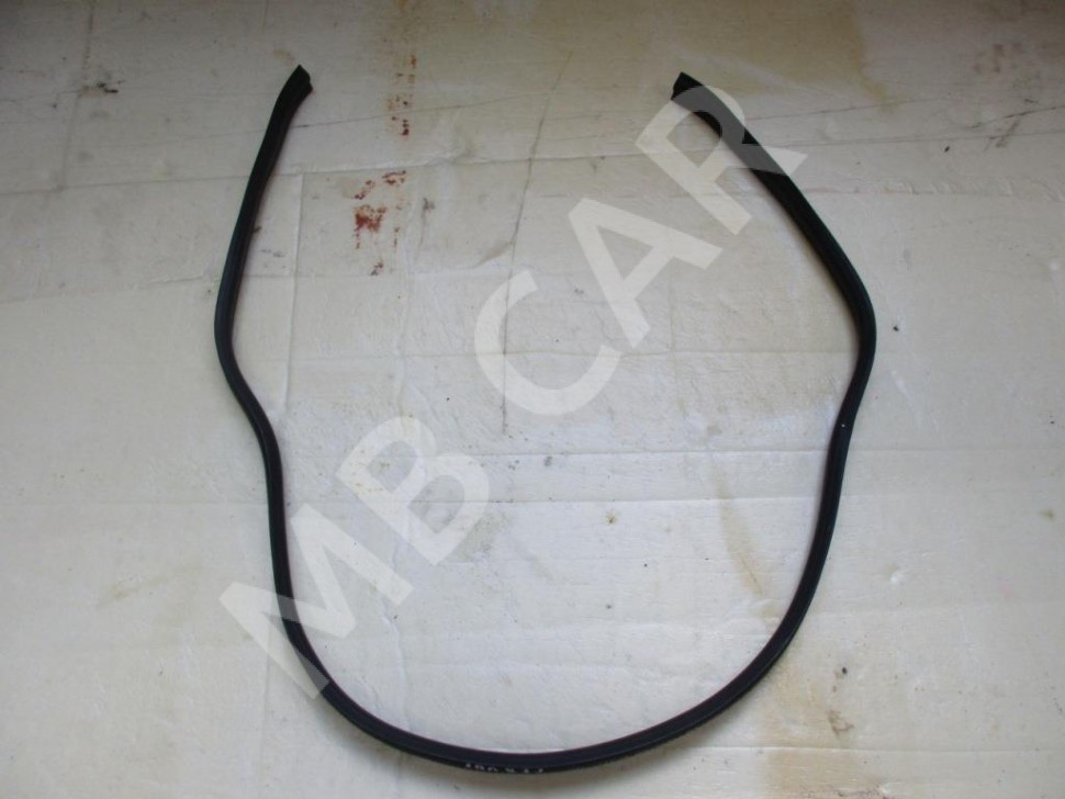 Уплотнитель моторного отсека MERCEDES-BENZ E-класс AMG W211/S211 (2002 - 2006) фото 1 &mdash; Разборка Мерседес