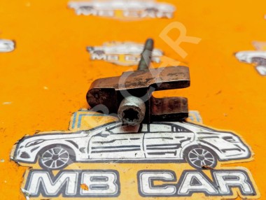 Кронштейн крепления форсунок MERCEDES-BENZ E-класс W210/S210 рестайлинг (1999 - 2003) &mdash; Разборка Мерседес