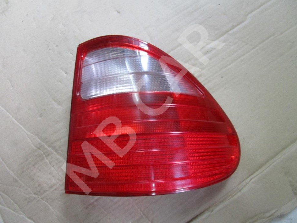 Фонарь задний правый MERCEDES-BENZ E-класс W210/S210 (1995 - 1999) фото 1 — Разборка Мерседес