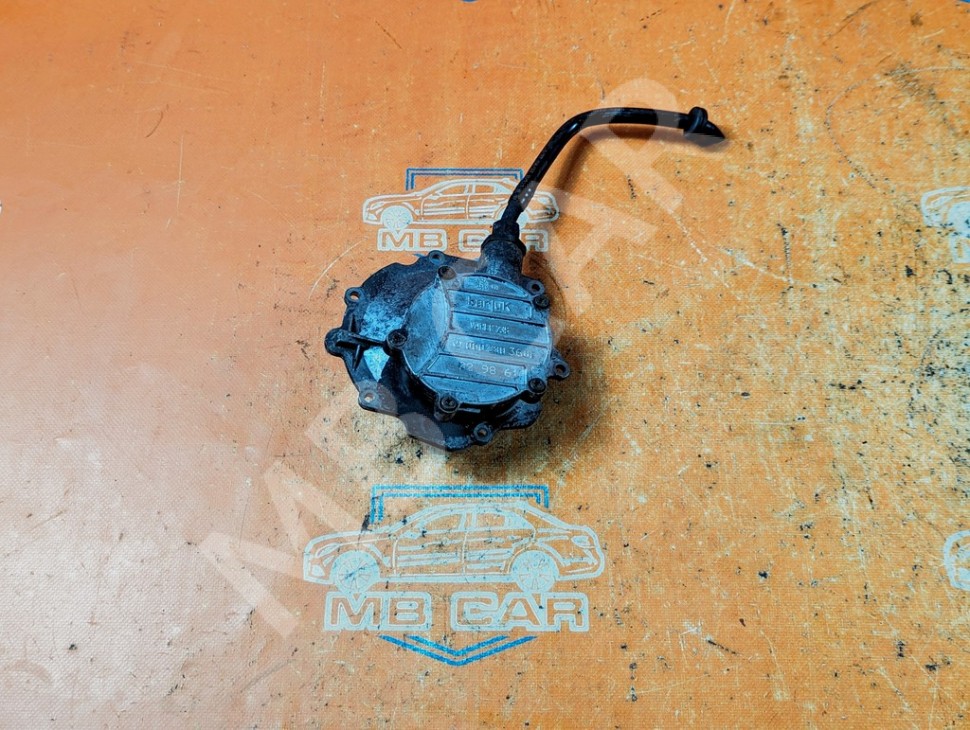 Насос вакуумный MERCEDES-BENZ C-класс W202/S202 рестайлинг (1997 - 2001) фото 1 &mdash; Разборка Мерседес