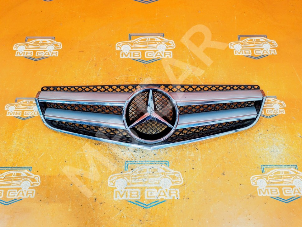 Решетка радиатора MERCEDES-BENZ E-класс W212/S212/C207/A207 (2009 - 2013) фото 1 — Разборка Мерседес