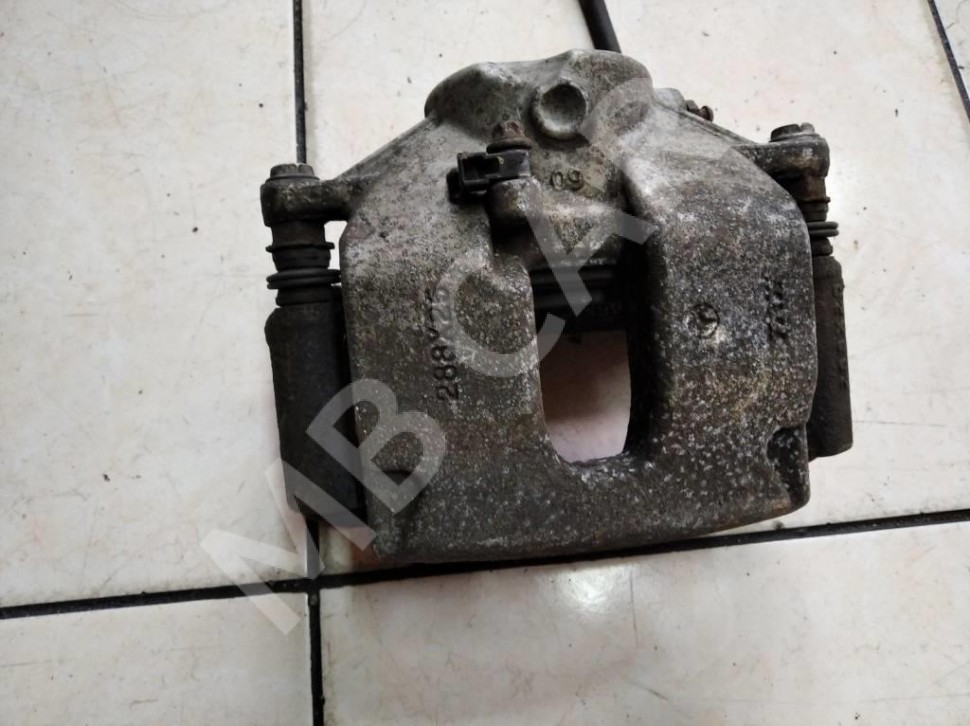 Суппорт передний правый MERCEDES-BENZ C-класс W204/S204 (2006 - 2011) фото 1 — Разборка Мерседес