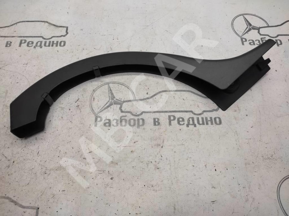 Накладка петли багажника MERCEDES-BENZ CLS-класс C219 (2004 - 2008) фото 1 &mdash; Разборка Мерседес