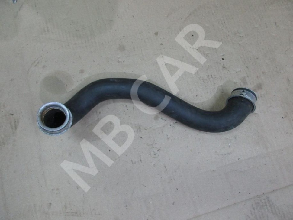 Патрубок радиатора MERCEDES-BENZ E-класс W211/S211 (2002 - 2006) фото 1 — Разборка Мерседес