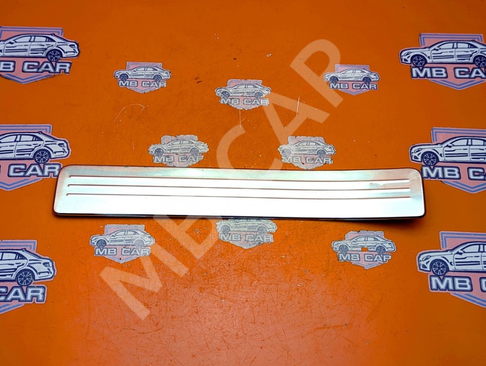 Накладка порога внутренняя MERCEDES-BENZ C-класс W204/S204 (2006 - 2011) фото 1 — Разборка Мерседес