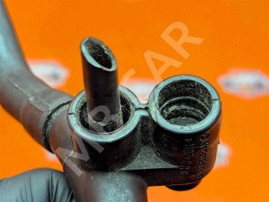 Трубка вентиляции картерных газов MERCEDES-BENZ S-класс W220 (1998 - 2005) — Разборка Мерседес