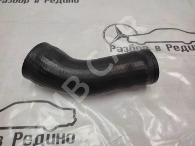 Патрубок интеркулера MERCEDES-BENZ E-класс W210/S210 (1995 - 1999) — Разборка Мерседес