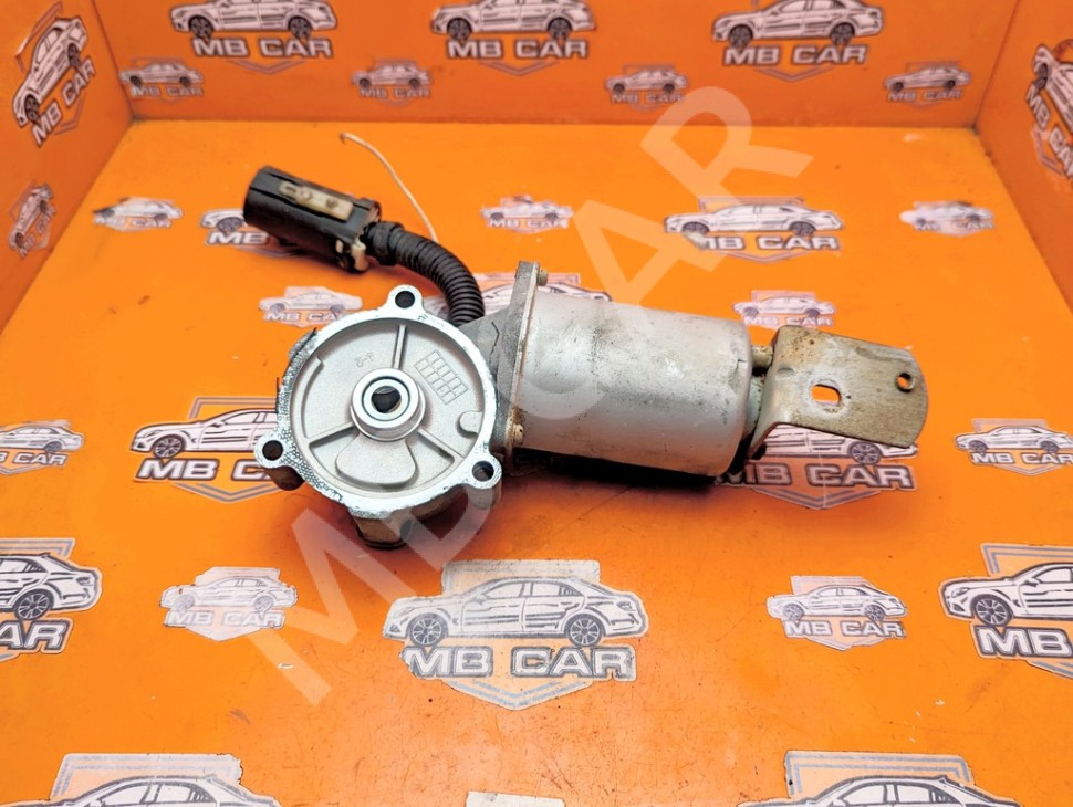 Моторчик раздаточной коробки MERCEDES-BENZ M-класс W163 (1997 - 2001) фото 1 &mdash; Разборка Мерседес