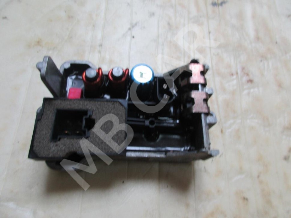 Реле моторчика печки MERCEDES-BENZ M-класс W163 рестайлинг (2001 - 2005) фото 1 — Разборка Мерседес