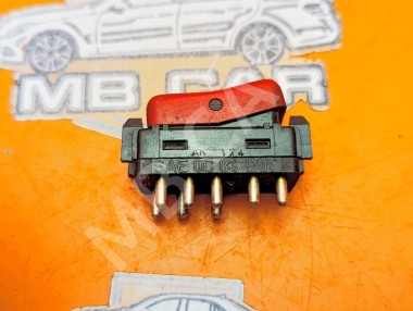 Кнопка аварийной сигнализации MERCEDES-BENZ E-класс W124/S124/C124/A124 (1984 - 1997) — Разборка Мерседес