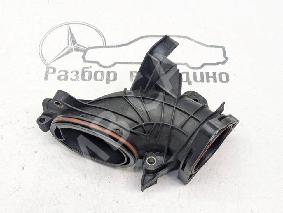 Патрубок интеркулера MERCEDES-BENZ C-класс W205/S205/C205/A205 (2014 - 2018) фото 1 — Разборка Мерседес