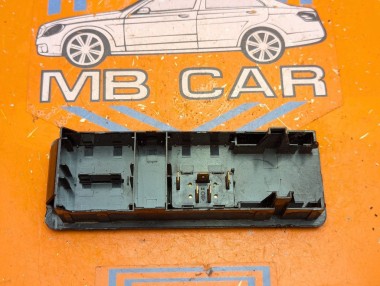 Кнопка стеклоподъемников MERCEDES-BENZ V-класс W638/W639 (1996 - 2003) V 220 2.1 D AT (122 л.с.) &mdash; Разборка Мерседес