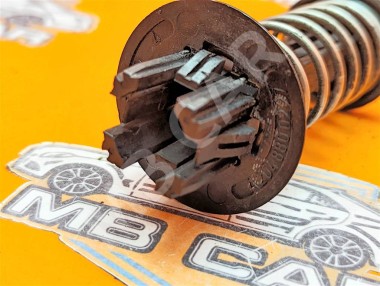 Упор капота MERCEDES-BENZ C-класс W204/S204 (2006 - 2011) — Разборка Мерседес