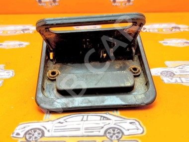 Ручка пола багажника MERCEDES-BENZ E-класс W124/S124/C124/A124 (1984 - 1997) — Разборка Мерседес