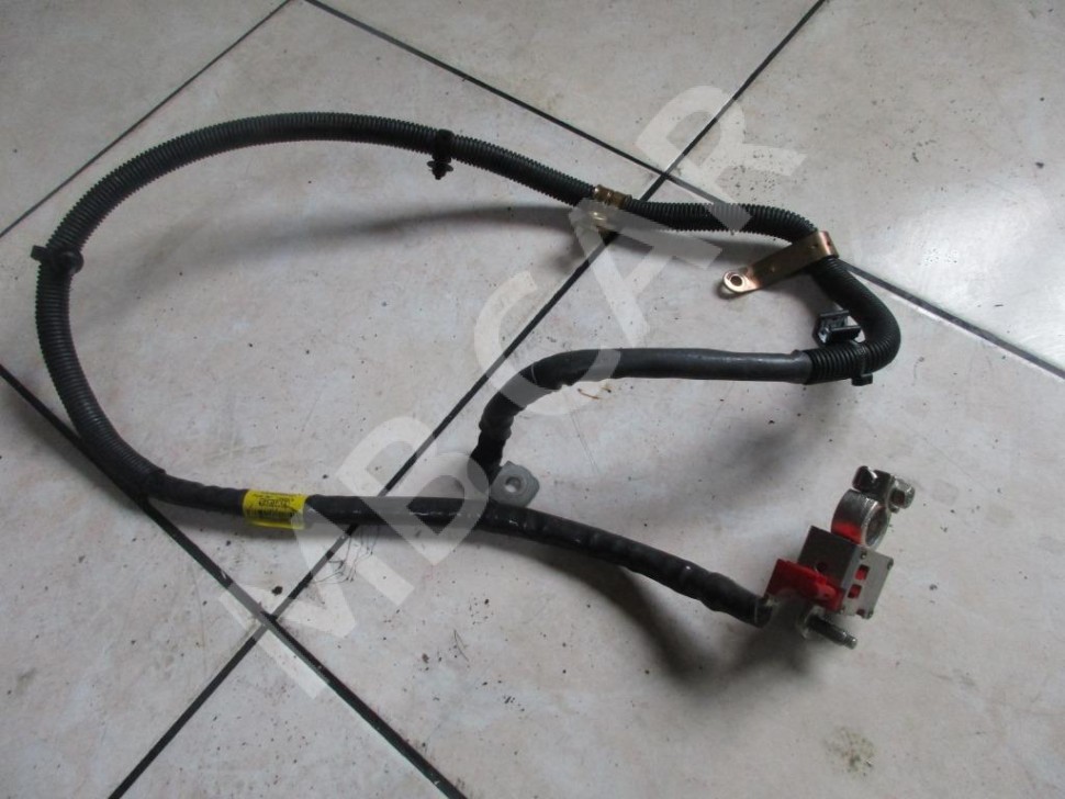 Клемма плюсовая MERCEDES-BENZ A-класс AMG W176 (2013 - 2015) фото 1 — Разборка Мерседес