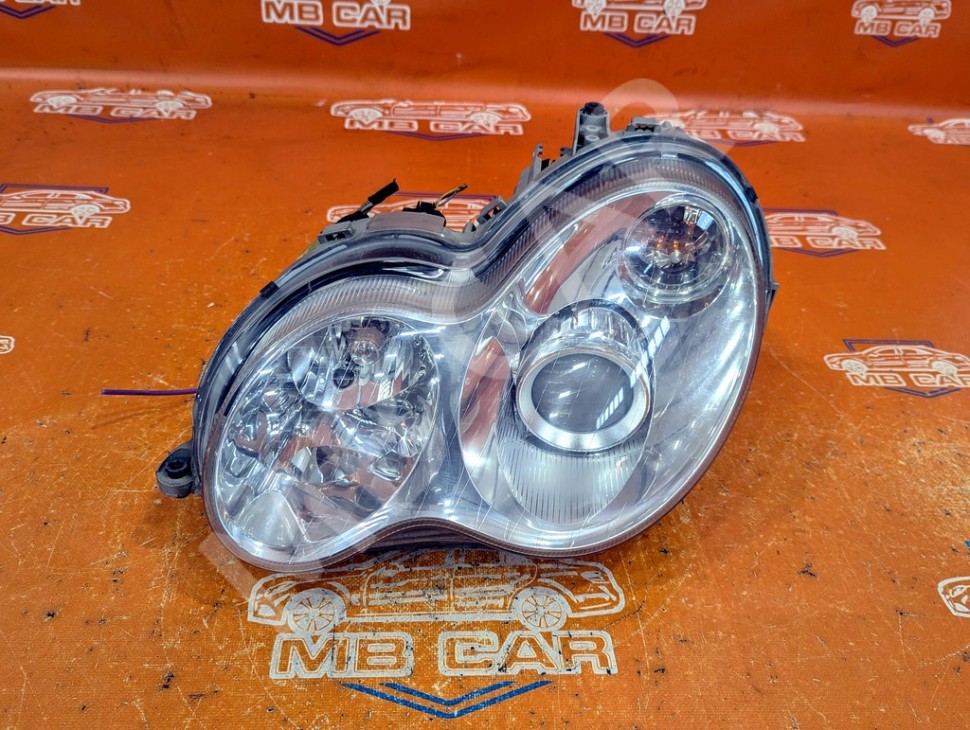 Фара левая MERCEDES-BENZ C-класс W203/S203/CL203 рестайлинг (2004 - 2008) фото 1 &mdash; Разборка Мерседес