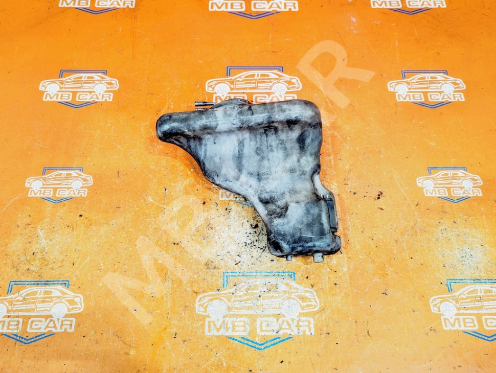 Бачок омывателя MERCEDES-BENZ E-класс W124/S124/C124/A124 (1984 - 1997) фото 1 &mdash; Разборка Мерседес