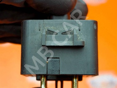 Кнопка регулировки зеркал MERCEDES-BENZ W124 W124/S124/C124/A124 (1984 - 1993) — Разборка Мерседес