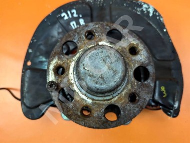 Кулак поворотный передний правый MERCEDES-BENZ E-класс W212/S212/C207/A207 (2009 - 2013) — Разборка Мерседес