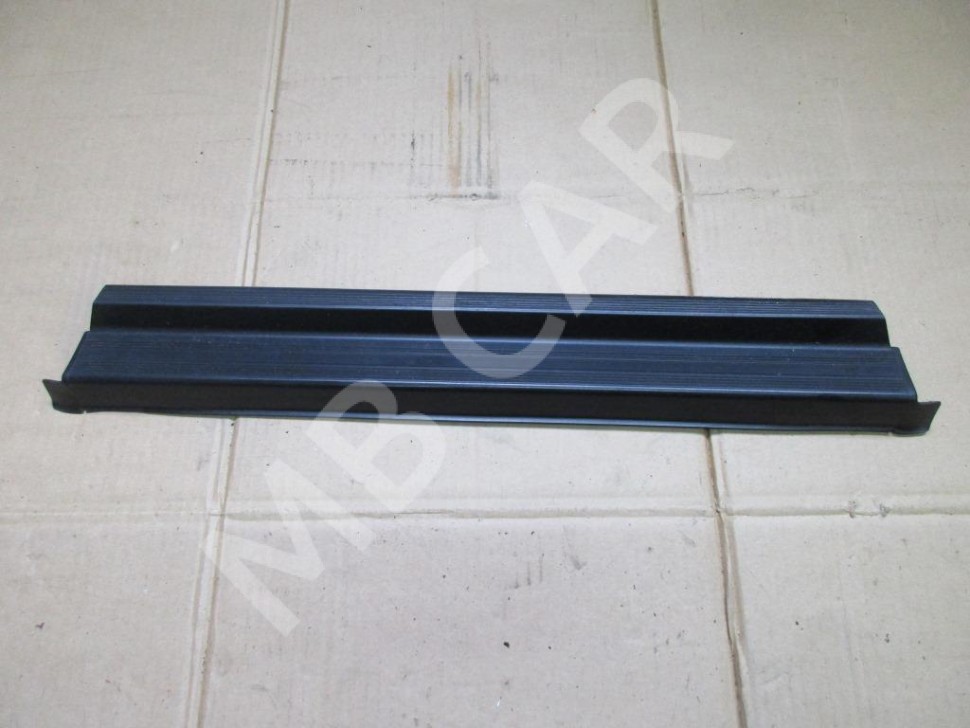 Накладка порога внутренняя MERCEDES-BENZ 190 (W201) W201 (1982 - 1993) фото 1 — Разборка Мерседес