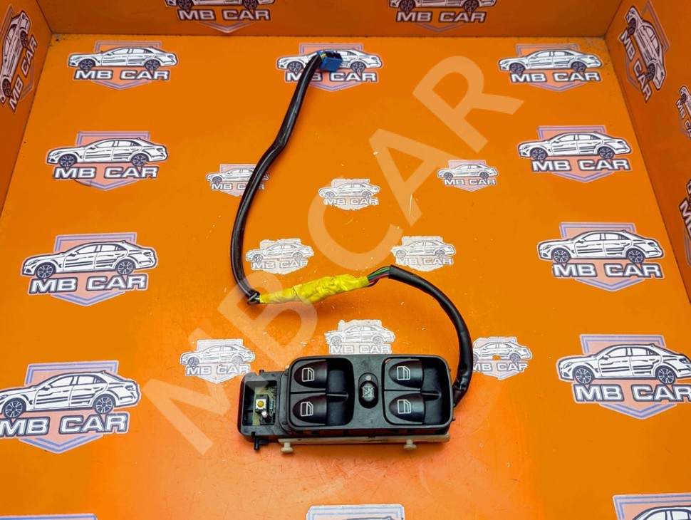 Блок кнопок стеклоподъемников MERCEDES-BENZ C-класс W203/S203/CL203 (2000 - 2004) фото 1 — Разборка Мерседес