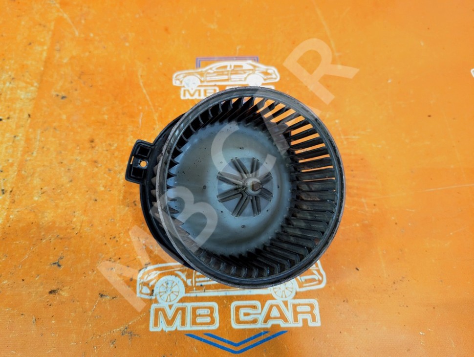 Моторчик отопителя MERCEDES-BENZ M-класс W163 рестайлинг (2001 - 2005) фото 1 &mdash; Разборка Мерседес