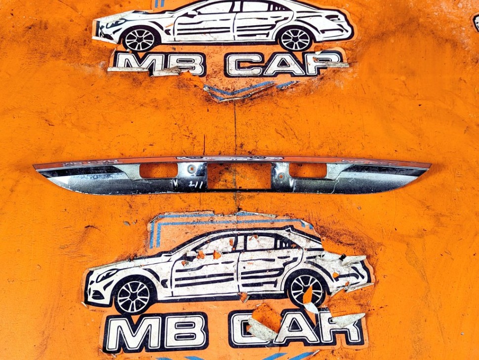 Накладка замка багажника MERCEDES-BENZ E-класс W211/S211 (2002 - 2006) фото 1 &mdash; Разборка Мерседес