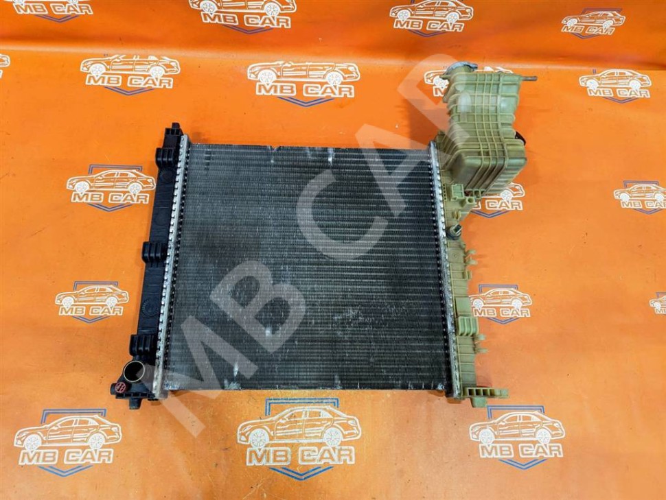 Радиатор MERCEDES-BENZ Vito W638 (1996 - 2003) фото 1 — Разборка Мерседес