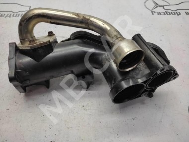 Патрубок впускного коллектора MERCEDES-BENZ S-класс W221 (2005 - 2009) — Разборка Мерседес