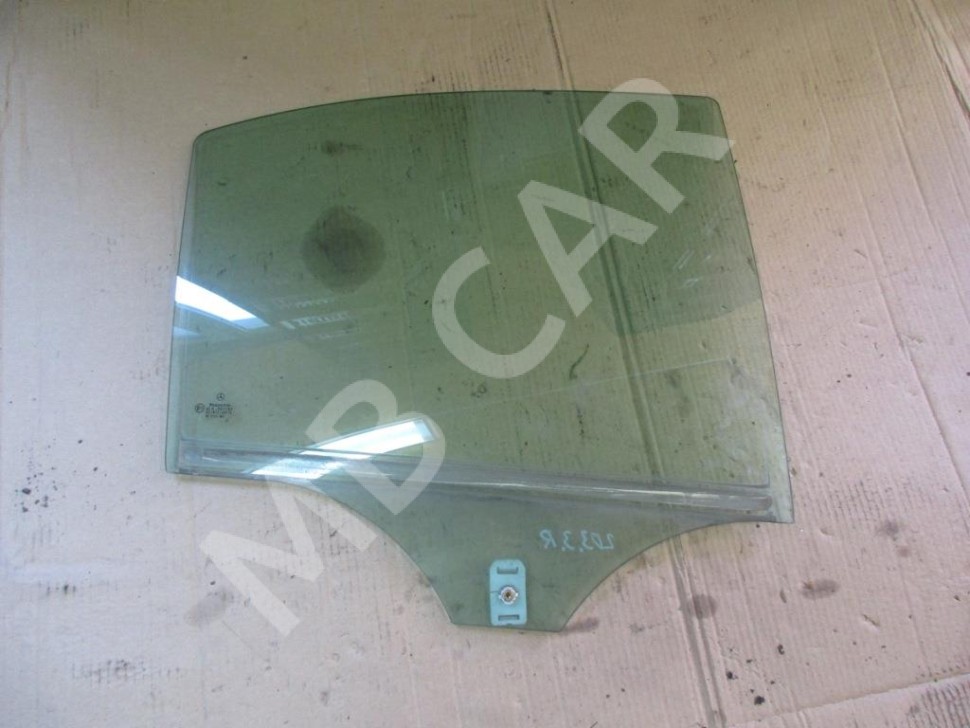 Стекло заднее правое MERCEDES-BENZ C-класс W203/S203/CL203 (2000 - 2004) фото 1 — Разборка Мерседес