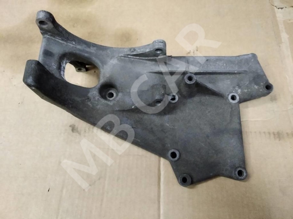 Кронштейн генератора MERCEDES-BENZ E-класс W210/S210 (1995 - 1999) фото 1 — Разборка Мерседес