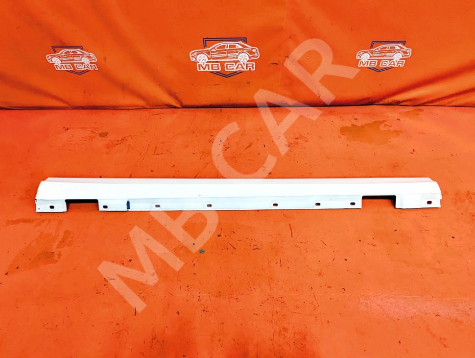 Порог пластиковый правый MERCEDES-BENZ C-класс W204/S204 (2006 - 2011) фото 1 — Разборка Мерседес