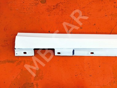 Порог пластиковый правый MERCEDES-BENZ C-класс W204/S204 (2006 - 2011) — Разборка Мерседес