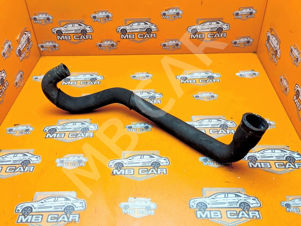 Патрубок ОЖ MERCEDES-BENZ R-класс W251 рестайлинг 2 (2010 - 2017) фото 1 — Разборка Мерседес