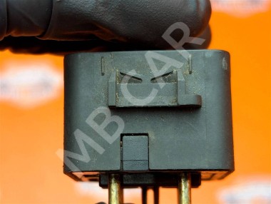 Кнопка регулировки зеркал MERCEDES-BENZ W124 W124/S124/C124/A124 (1984 - 1993) — Разборка Мерседес