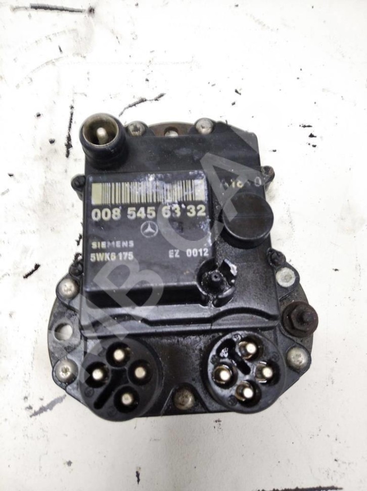 Коммутатор зажигания MERCEDES-BENZ W124 W124/S124/C124/A124 (1984 - 1993) фото 1 — Разборка Мерседес