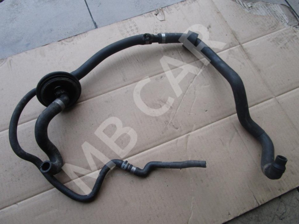 Патрубок ОЖ MERCEDES-BENZ E-класс W211/S211 (2002 - 2006) фото 1 — Разборка Мерседес