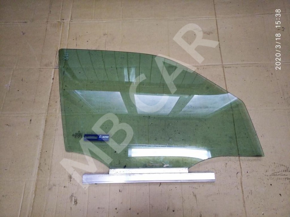 Стекло переднее правое MERCEDES-BENZ C-класс W202/S202 рестайлинг (1997 - 2001) фото 1 — Разборка Мерседес