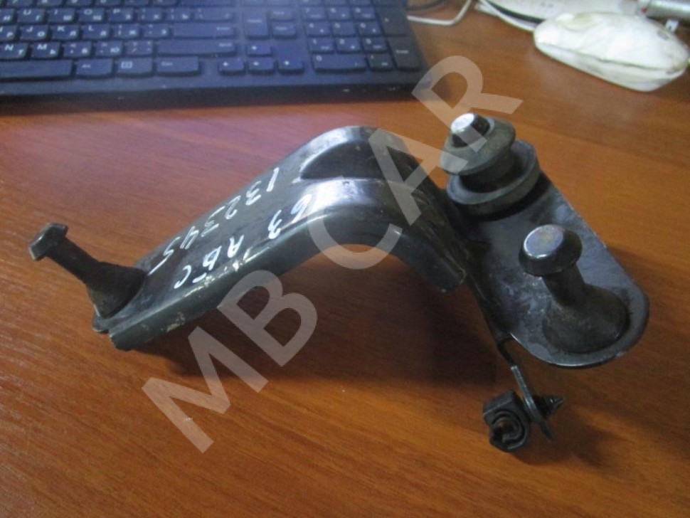 Кронштейн блока ABS М MERCEDES-BENZ M-класс W163 рестайлинг (2001 - 2005) фото 1 — Разборка Мерседес