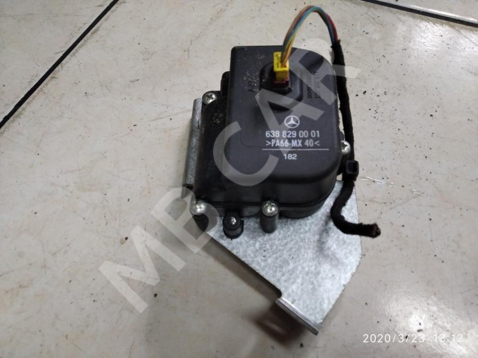 Моторчик задней форточки MERCEDES-BENZ Vito W638 (1996 - 2003) фото 1 — Разборка Мерседес