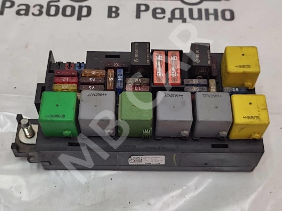 Блок предохранителей MERCEDES-BENZ R-класс W251 (2005 - 2007) фото 1 — Разборка Мерседес