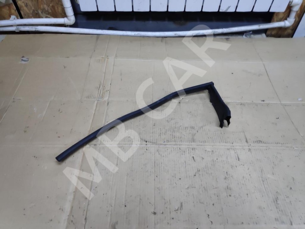 Уплотнитель капота MERCEDES-BENZ E-класс W212/S212/C207/A207 рестайлинг (2013 - 2016) фото 1 — Разборка Мерседес