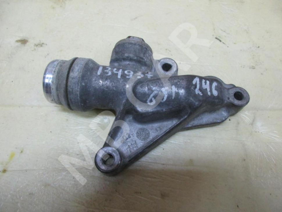 Фланец системы охлаждения MERCEDES-BENZ B-класс W246 (2011 - 2014) фото 1 — Разборка Мерседес