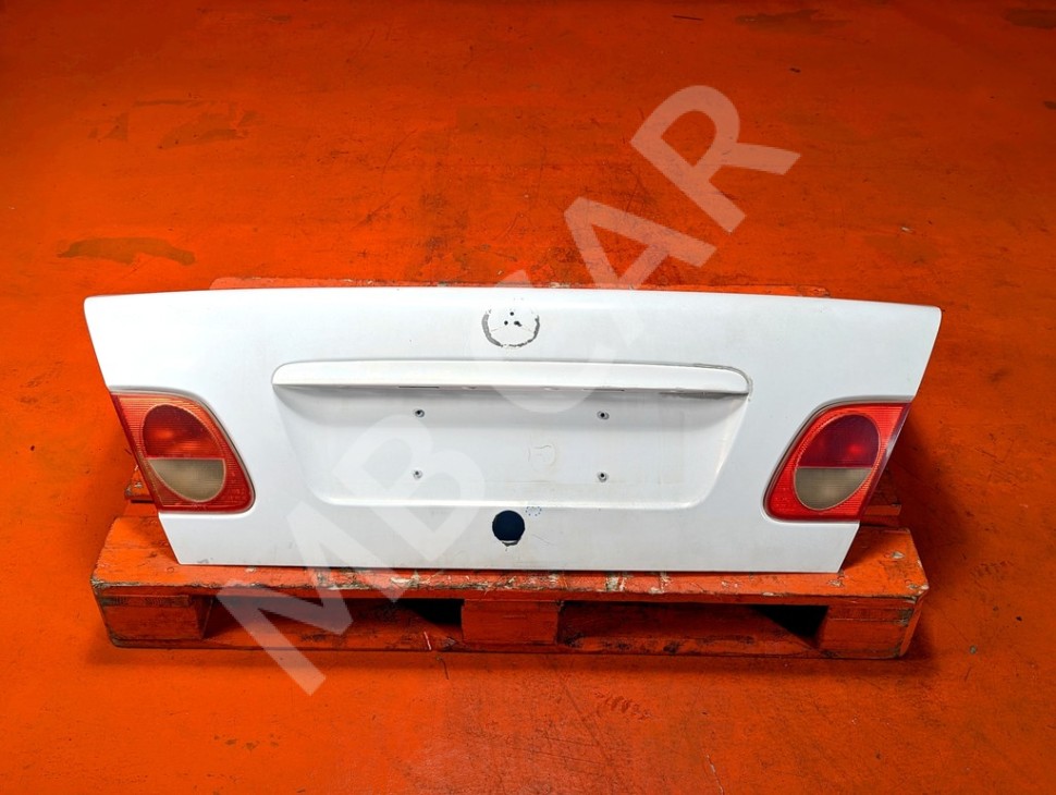 Крышка багажника MERCEDES-BENZ E-класс W210/S210 (1995 - 1999) фото 1 &mdash; Разборка Мерседес