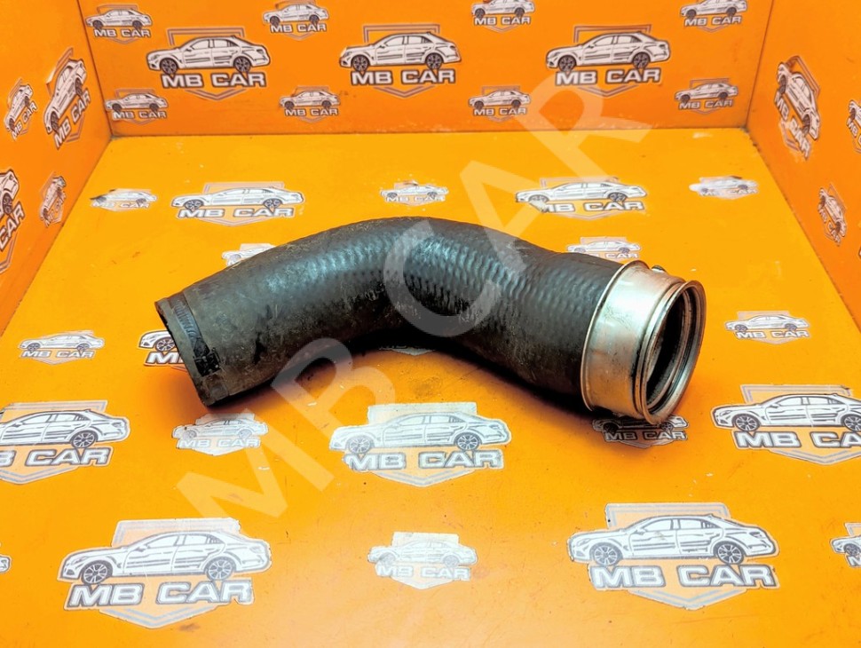 Патрубок интеркулера MERCEDES-BENZ M-класс W163 (1997 - 2001) фото 1 &mdash; Разборка Мерседес