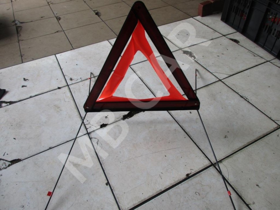 Знак аварийной остановки MERCEDES-BENZ S-класс W222/C217/A217 (2013 - 2017) фото 1 — Разборка Мерседес