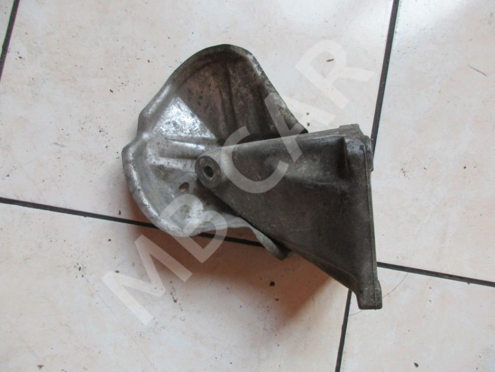 Лапа правая MERCEDES-BENZ E-класс W210/S210 (1995 - 1999) фото 1 — Разборка Мерседес