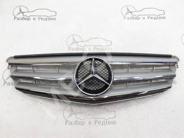 Решетка радиатора MERCEDES-BENZ C-класс W204/S204/С204 рестайлинг (2011 - 2015) — Разборка Мерседес