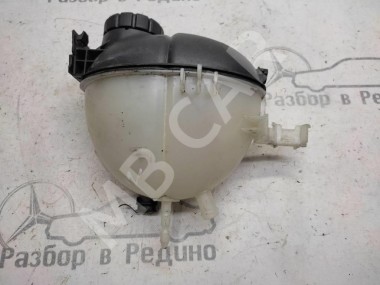 Бачок расширительный MERCEDES-BENZ X-класс I (2017 - 2020) — Разборка Мерседес