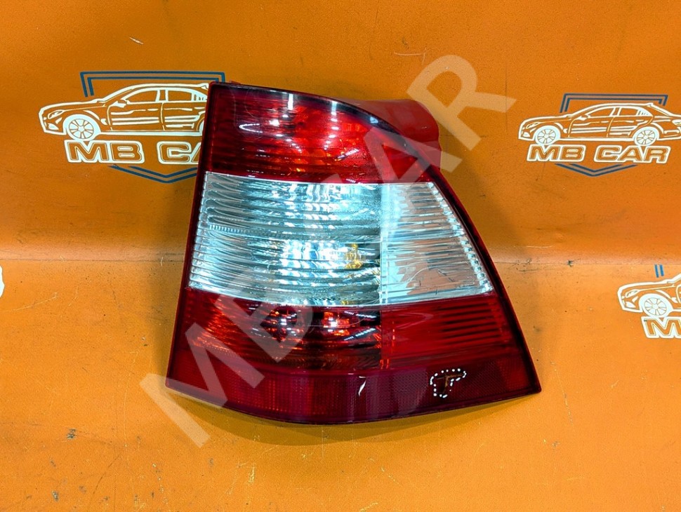 Фонарь задний правый MERCEDES-BENZ M-класс W163 рестайлинг (2001 - 2005) фото 1 &mdash; Разборка Мерседес
